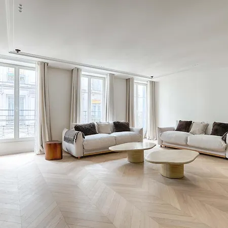 Luxury Sentier Montorgueil I Paris